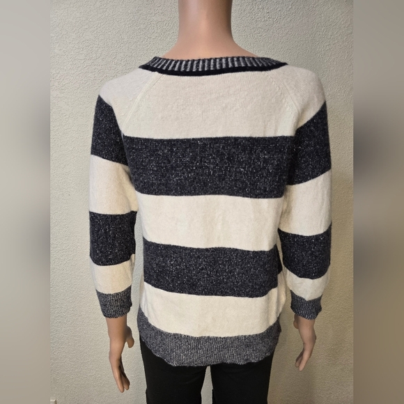 J.Crew Ombre Striped 3/4 Sleeve Sweater Medium - Picture 5 of 9